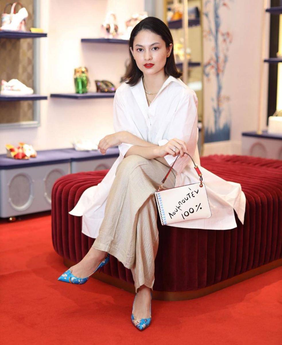 Foto OOTD ala Clara Bernadeth (instagram.com/clarabernadeth)