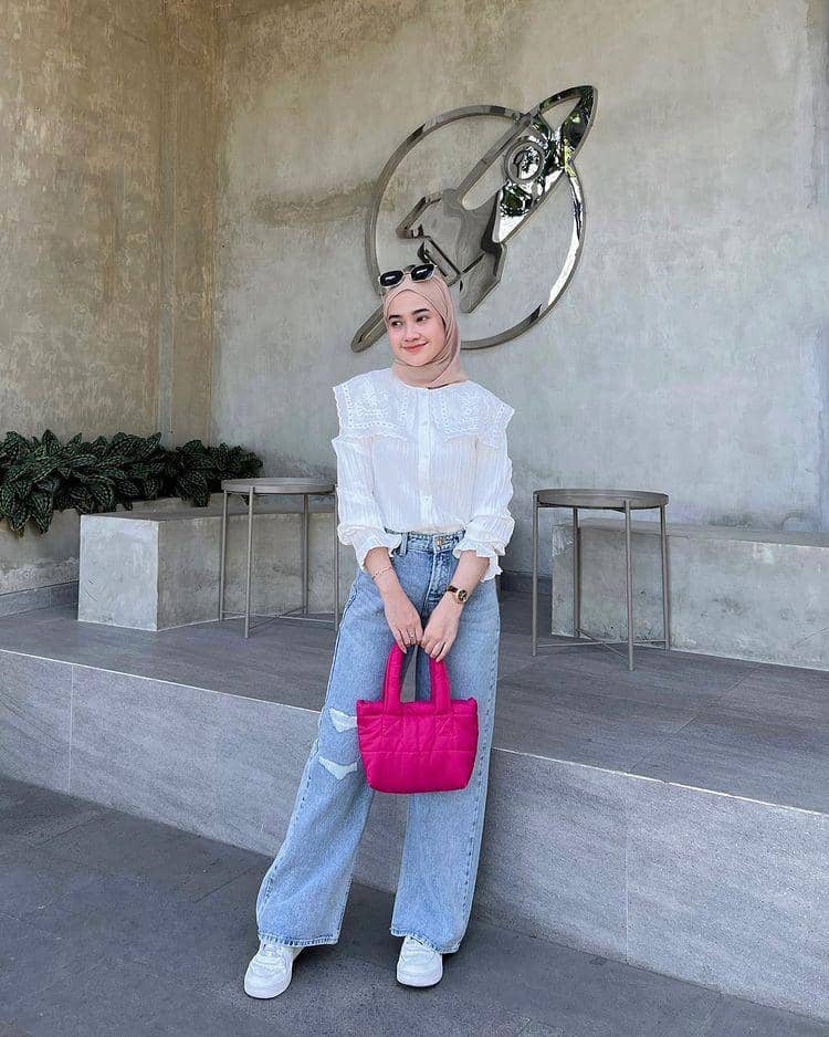 potret Kirana yang memakai celana jeans (instagram.com/inikiranaaa__)