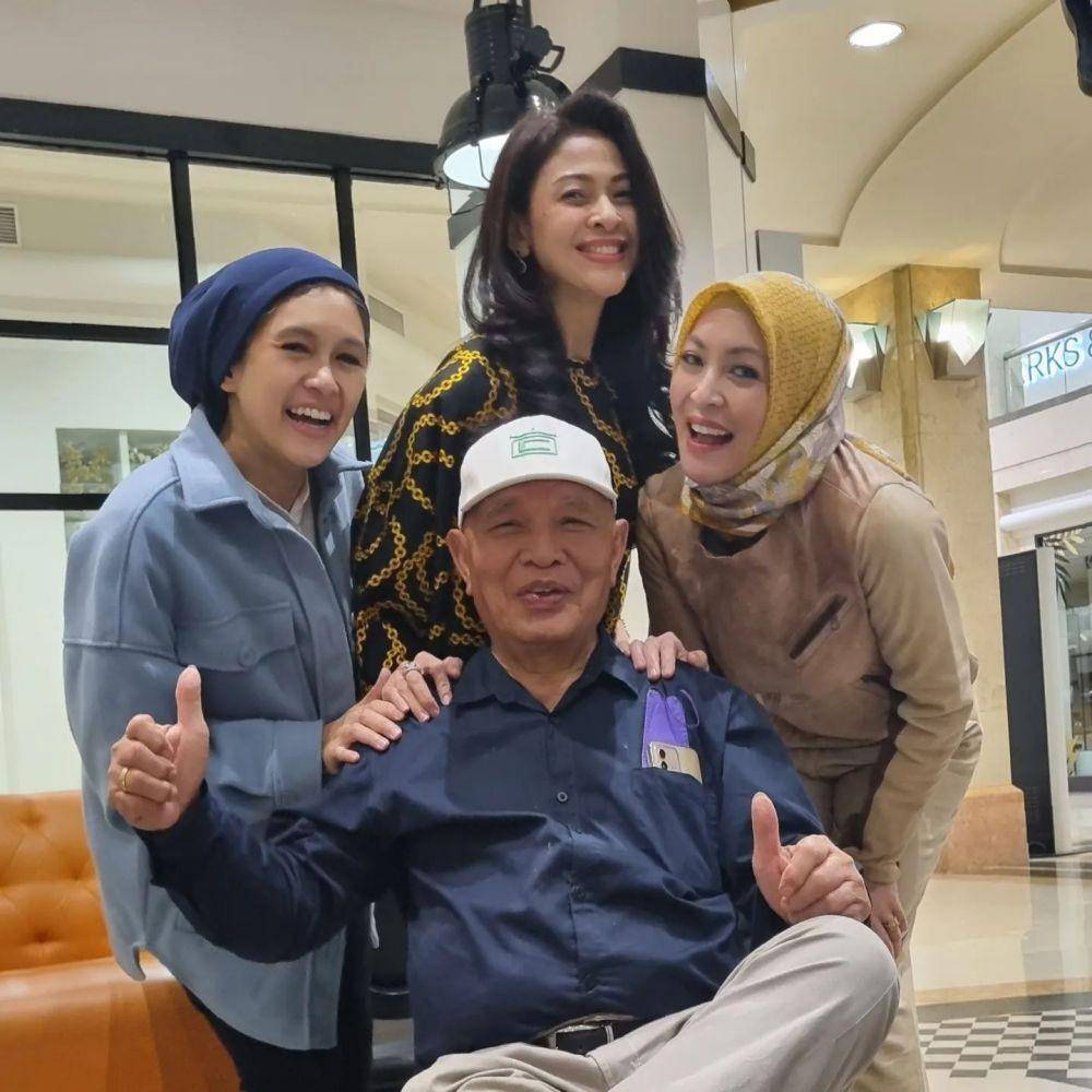potret Angelina Sondakh dan ayah (instagram.com/angelinasondakh09)