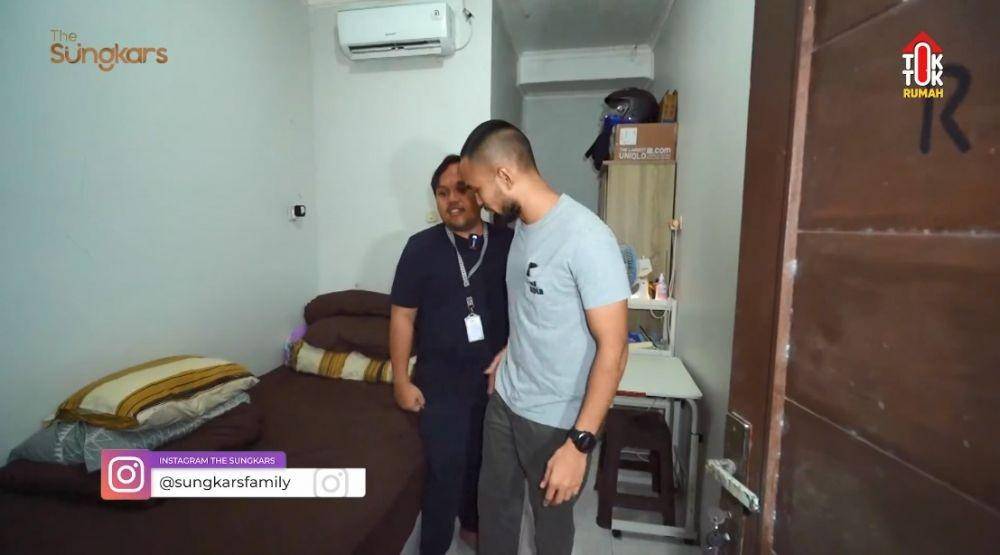 Teuku WIsnu sidak kosan karyawan (youtube.com/thesungkarsfamily)