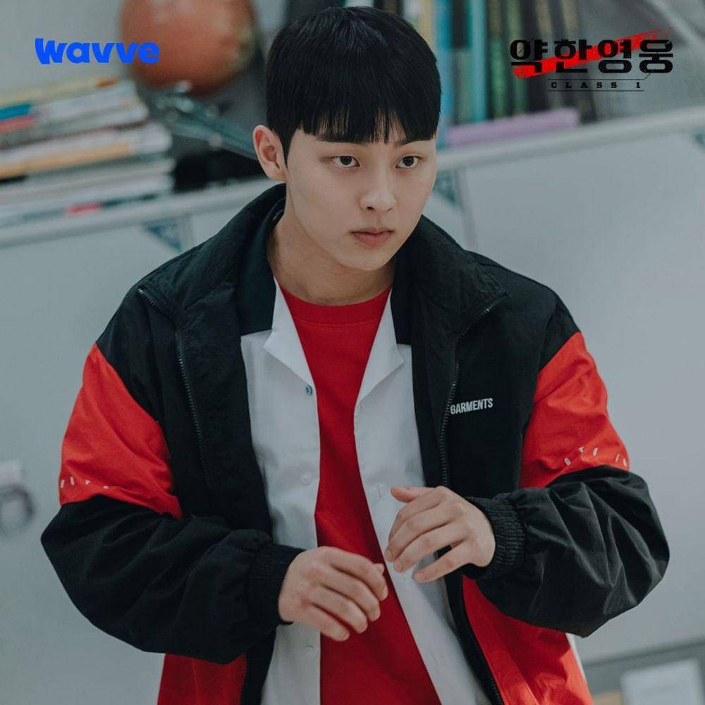 Choi Hyun Wook di drama Weak Hero Class 1 (instagram.com/wavve.official)