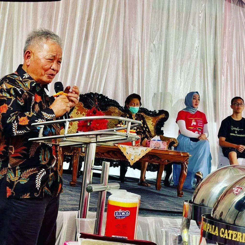 potret Angelina Sondakh dan ayah (instagram.com/profluckysondakh)