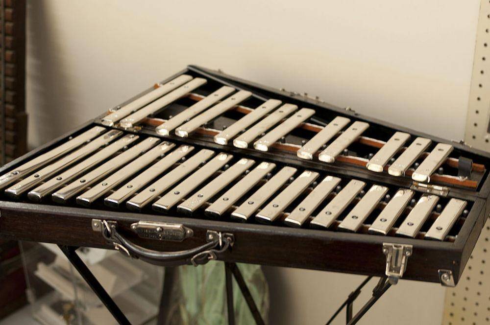 alat musik glockenspiel (commons.wikimedia.org/vxla)