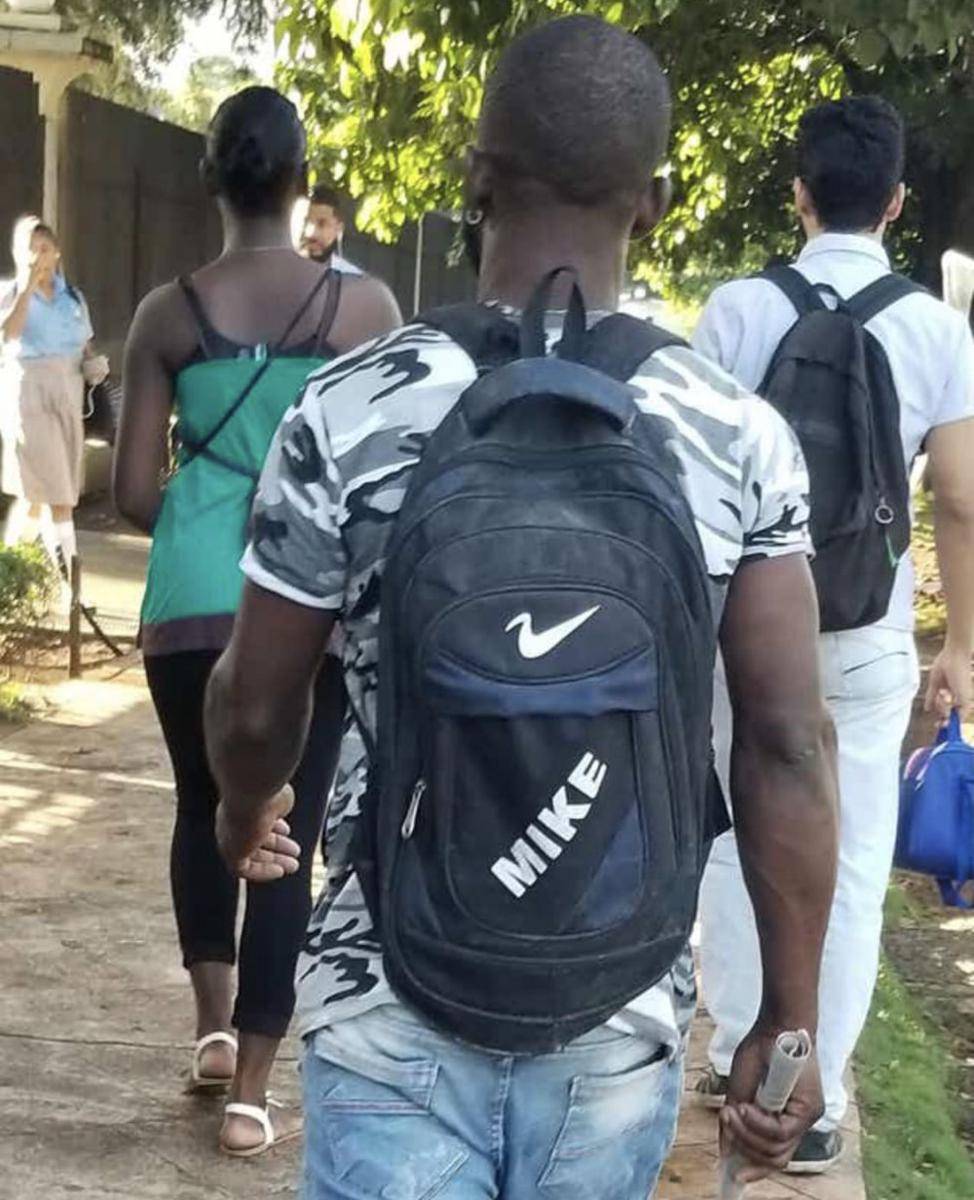 potret Nike versi barang KW (reddit.com/talleypiano)