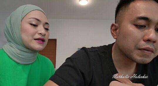 Nathalie Holscher dan mantan kekasih (youtube.com/Nathalie Holscher)