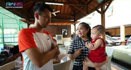 Rayyanza jemput Raffi dan Gigi latihan tenis. (youtube.com/Rans Entertainment)