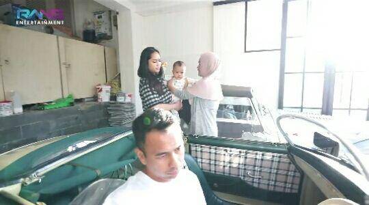 Rayyanza jemput Raffi dan Gigi latihan tenis. (youtube.com/Rans Entertainment)