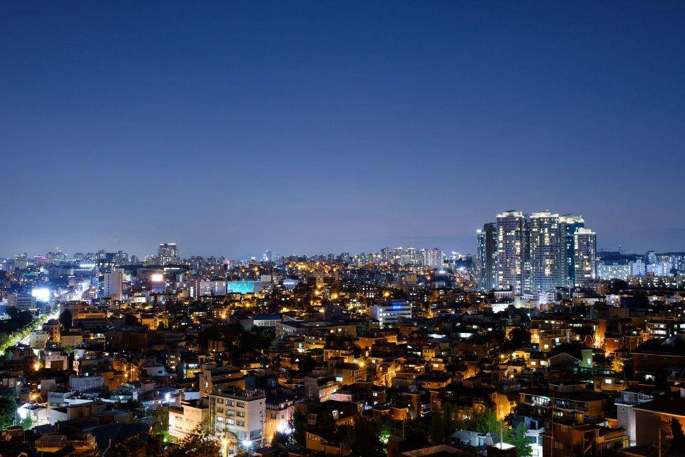 Potret Itaewon (unsplash.com/@b_artist)