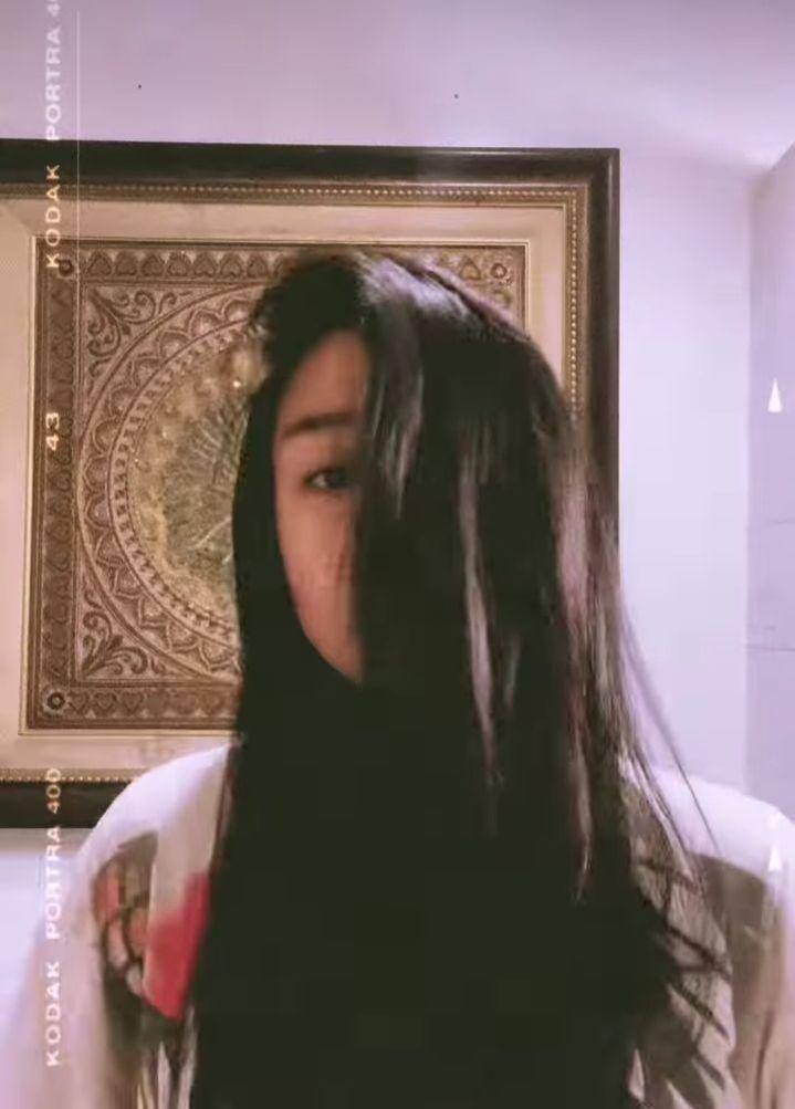 potret Chef Renatta potong rambut sendiri (instagram.com/renattamoeloek)