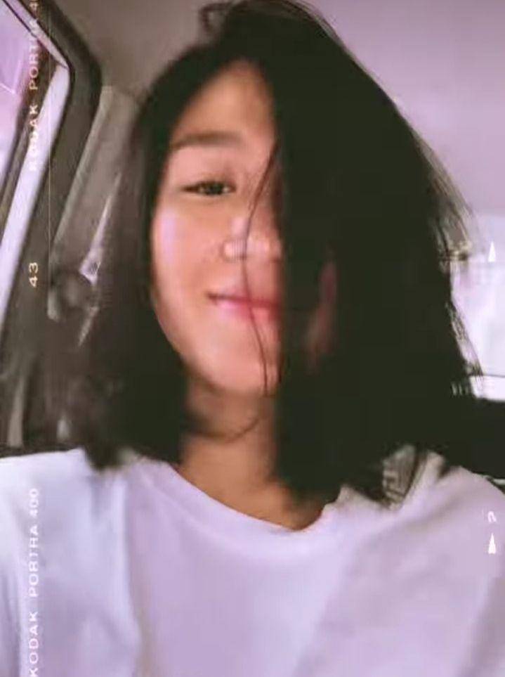 potret Chef Renatta potong rambut sendiri (instagram.com/renattamoeloek)