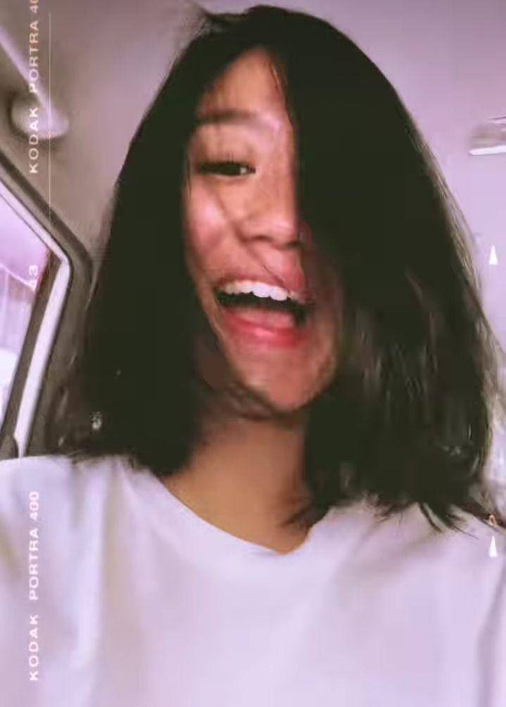 potret Chef Renatta potong rambut sendiri (instagram.com/renattamoeloek)