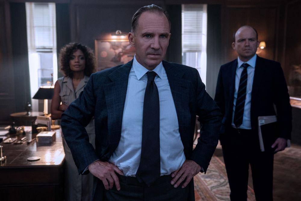 Ralph Fiennes dalam film No Time to Die (dok. Metro-Goldwyn-Mayer/No Time to Die)