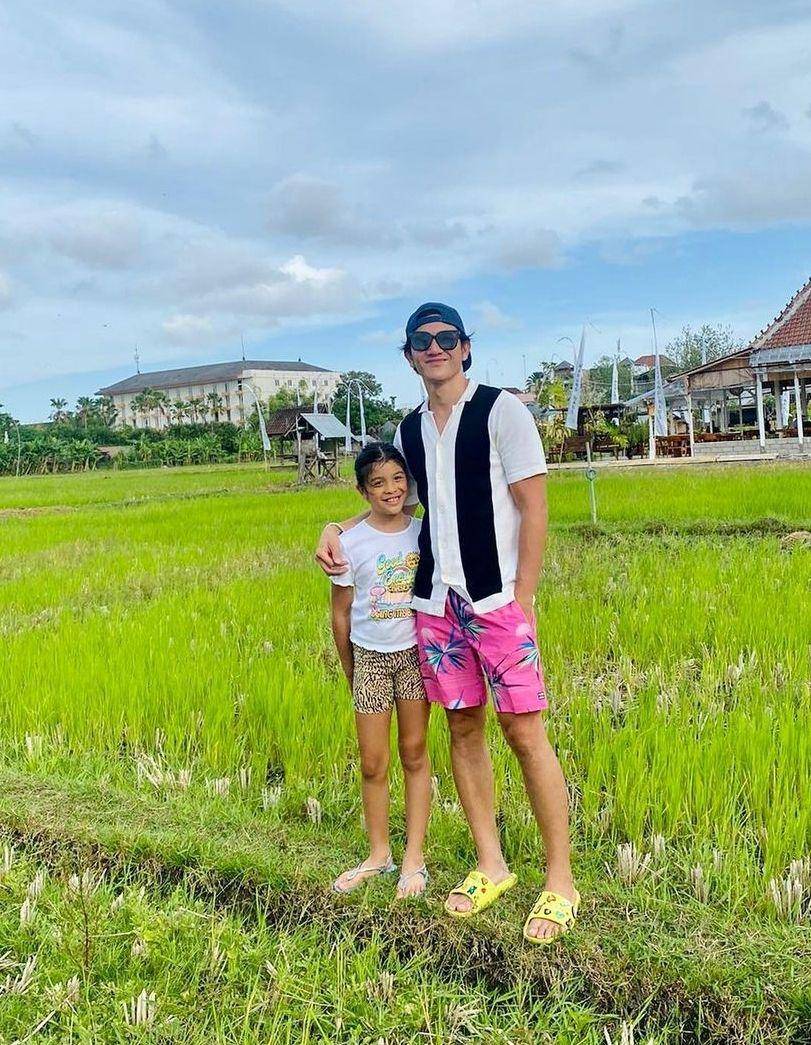 Jizzy Pearl Bastian dan papa (instagram.com/vinogbastian__)
