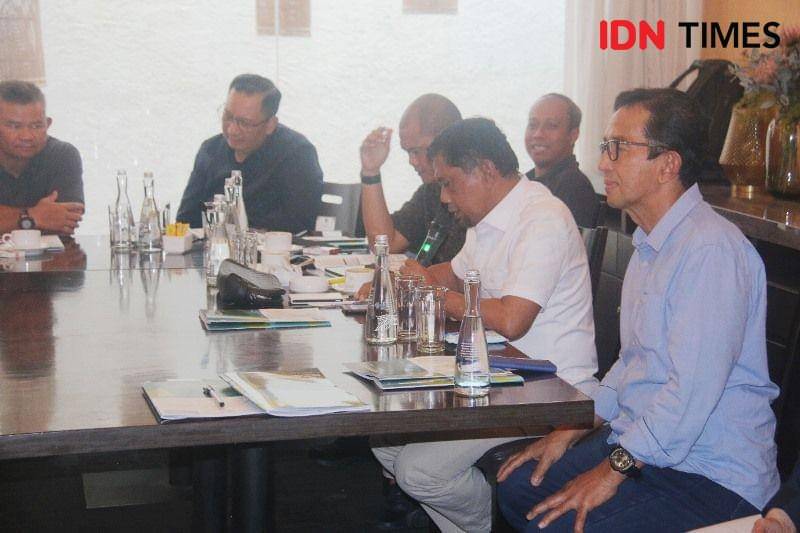 Plt Bupati PPU, Hamdam berikan penjalasan kondisi lahan Eks HGU PT. TKA ke Bank Tanah (IDN Times/Ervan)