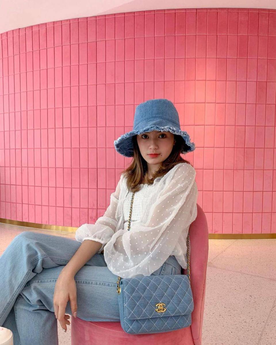 Beby Tsabina (instagram.com/bebytsabina/)