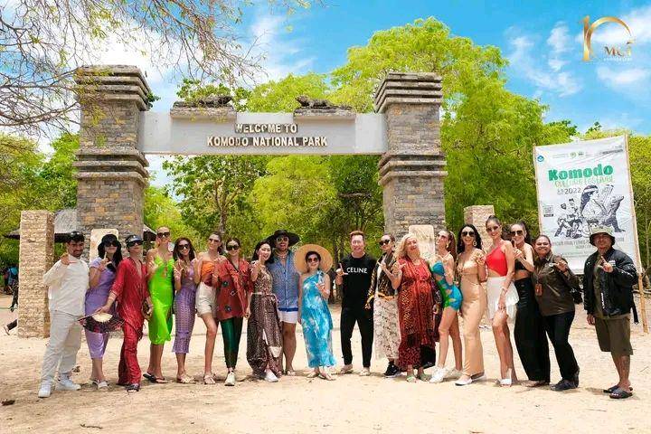 Potret Top 10 Miss Grand International 2022 selama di Labuhan Bajo (Facebook.com/Miss Grand International)