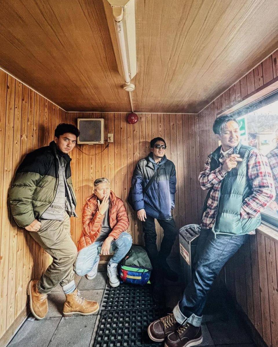 potret empat member The Prediksi di Jepang (instagram.com/omeshomesh)