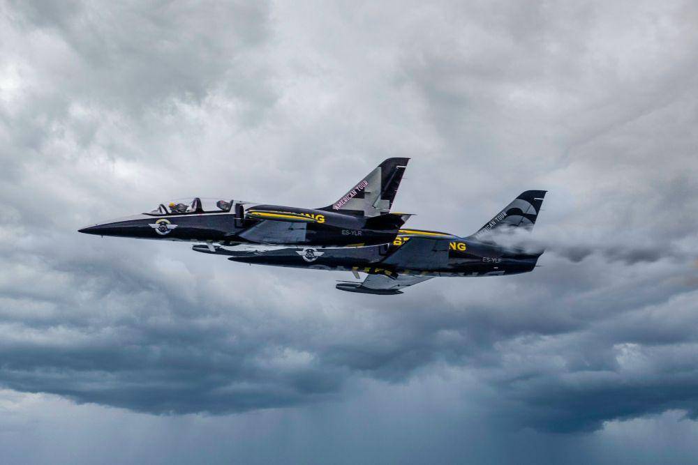 ilustrasi jet air force (unsplash.com/dsinoca)