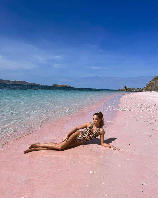 Potret Top 10 Miss Grand International 2022 Selama di Labuhan Bajo(Instagram.com/cillalondono)