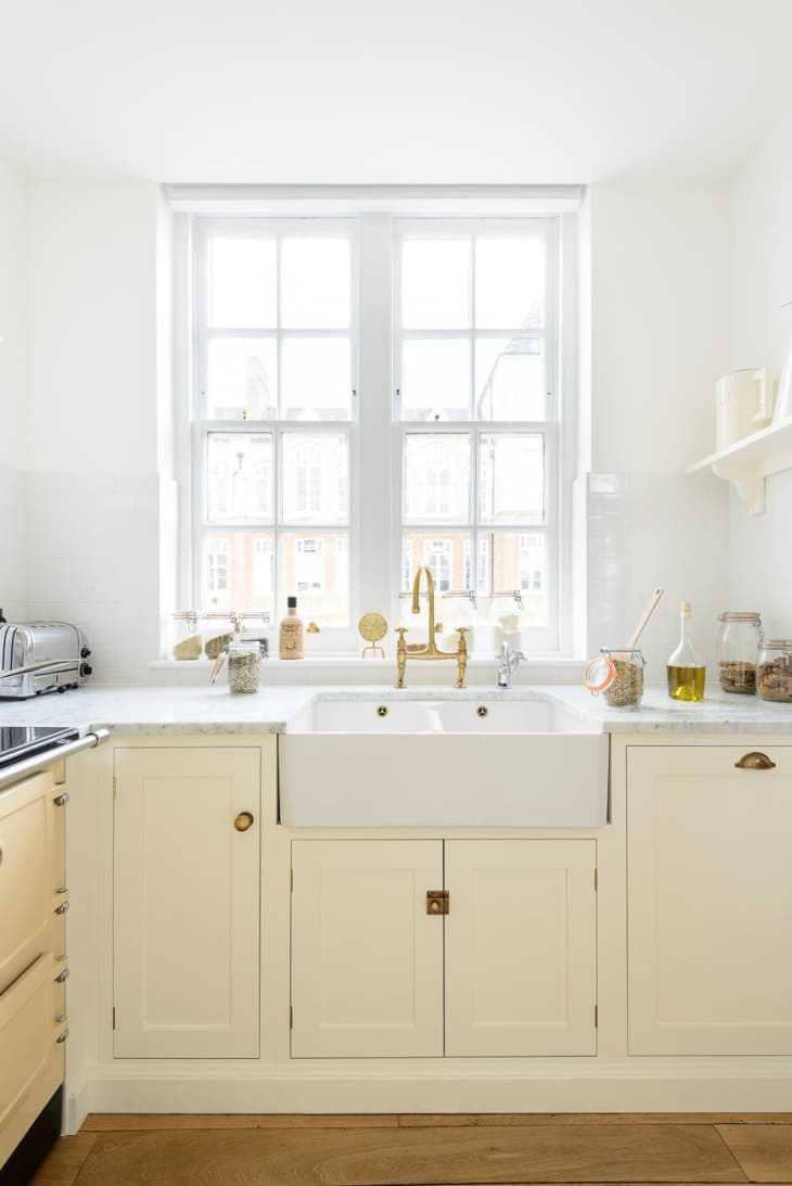 dapur warna pastel (dok.deVOL via apartmenttherapy.com)