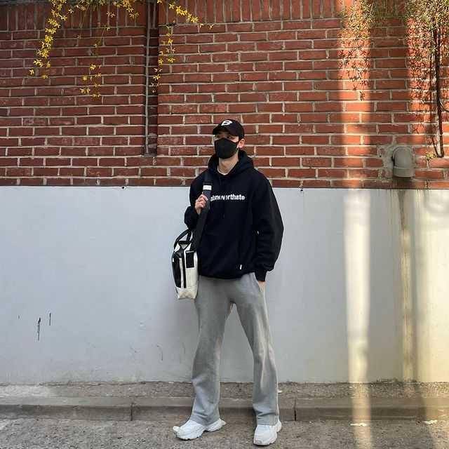 OOTD kasual ala Park Jung Woo (instagram.com/jjung_woo_)