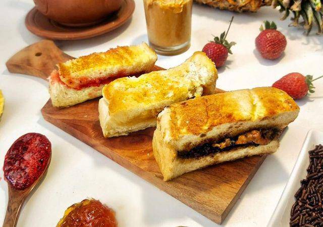 gambar roti bakar Aneka Sari (instagram.com/roti_aneka_sari)