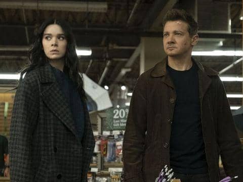 Kate Bishop dan Clint Barton. (dok. Marvel/Hawkeye)