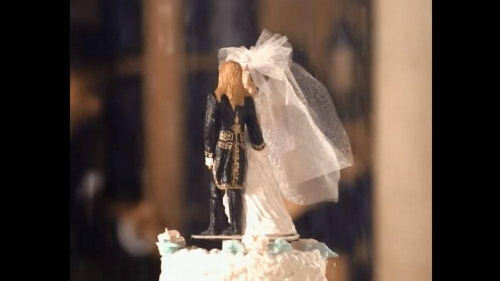 cuplikan MV November Rain (YouTube.com/Guns N' Roses)