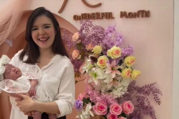 10 Potret Perayaan Satu Bulan Baby Kiana, Anak YouTuber Ken dan Grat