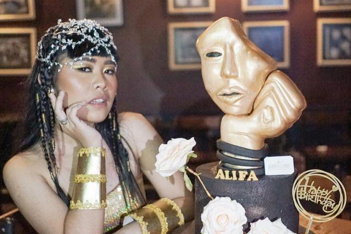 10 Potret Perayaan Ulang Tahun Ke-16 Alifa Lubis, Usung Tema Halloween