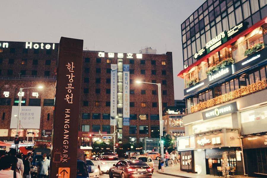 ilustrasi Itaewon (flickr.com/Chang Jinyoung)