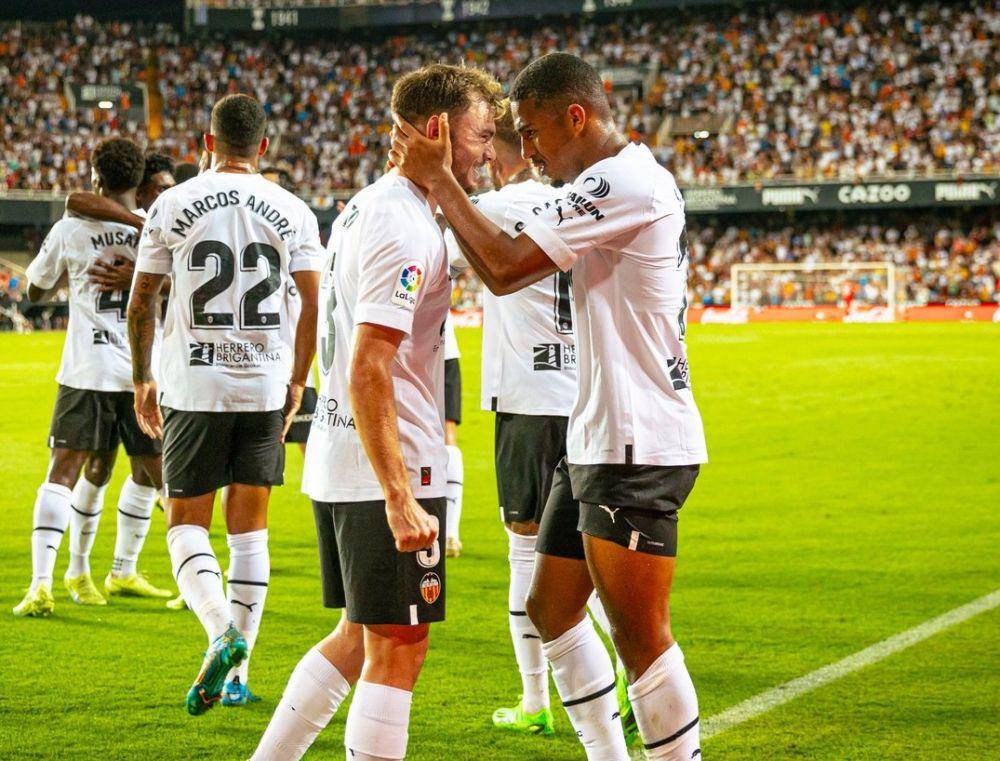 Pemain Valencia ketika merayakan gol. (instagram.com/valenciacf)