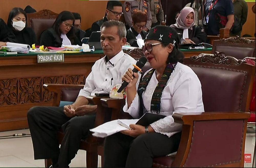 Tangis Ibu Yosua: Tersayat Hatiku Dengar Almarhum Dibunuh dengan Sadis