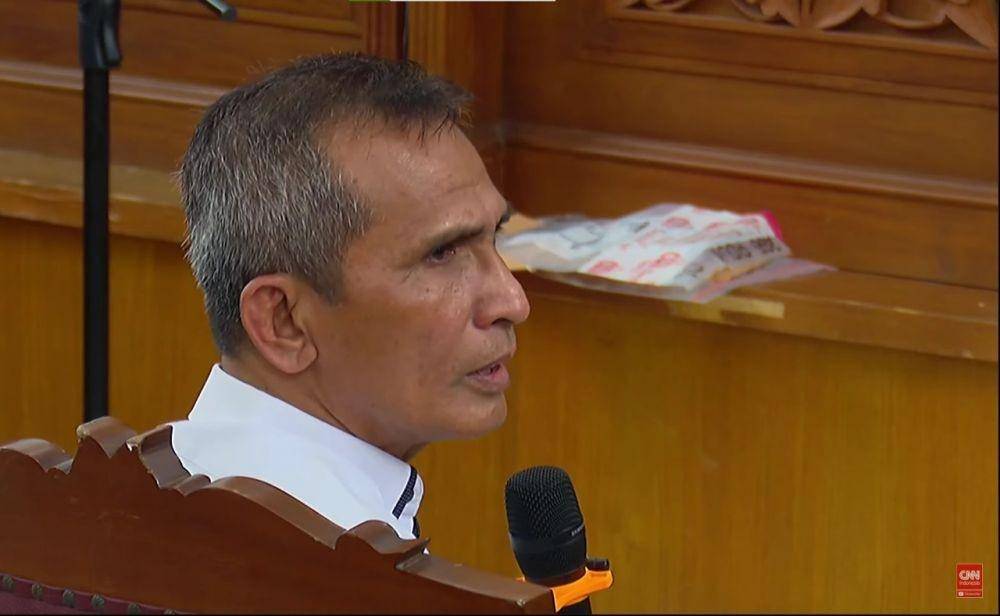 Ayah Brigadir J, Samuel Hutabarat berikan kesaksian di PN Jakarta Selatan pada Selasa (1/11/2022). (youtube.com/CNN Indonesia TV POOL)