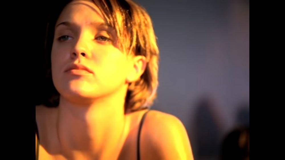 cuplikan MV You Raise Me Up (YouTube.com/Warner Records Vault)
