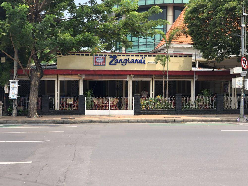 tampak depan kedai Zangrandi di Jalan Yos Sudarso, Surabaya (Dok. Pribadi/ Dewa Putu Ardita)