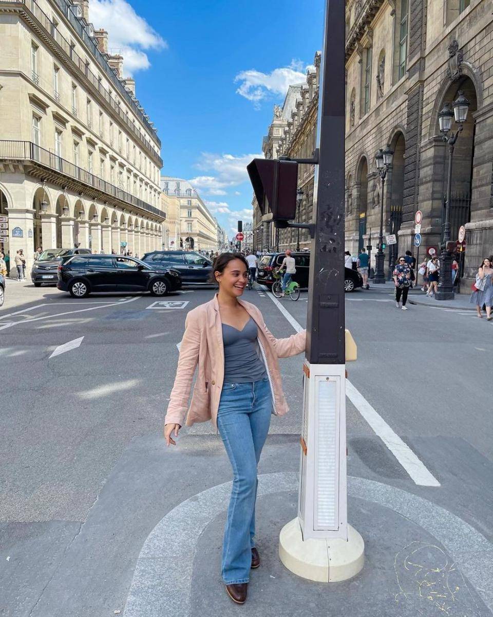 Gaya liburan Aurora Ribero (instagram.com/auroraribero)
