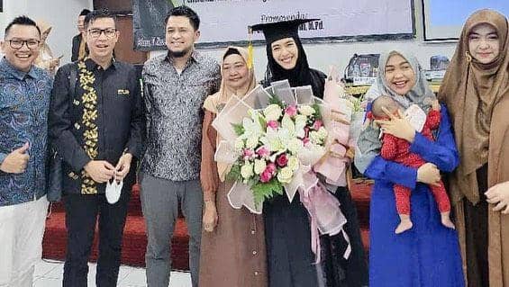 Oki Setiana Dewi di sidang promosi (instagram.com/okisetianadewi)