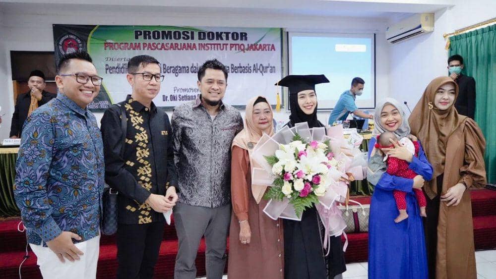 Oki Setiana Dewi di sidang promosi (instagram.com/okisetianadewi)