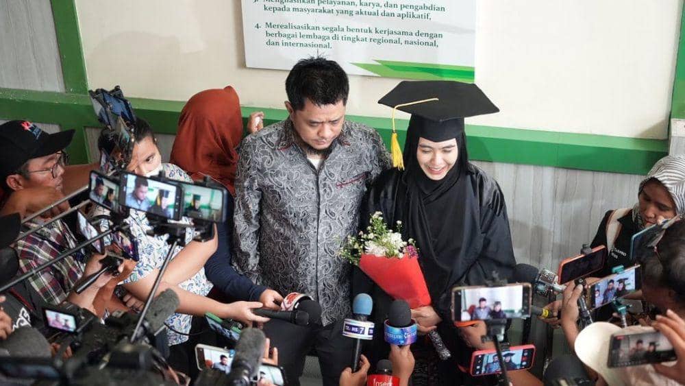 Oki Setiana Dewi di sidang promosi (instagram.com/okisetianadewi)