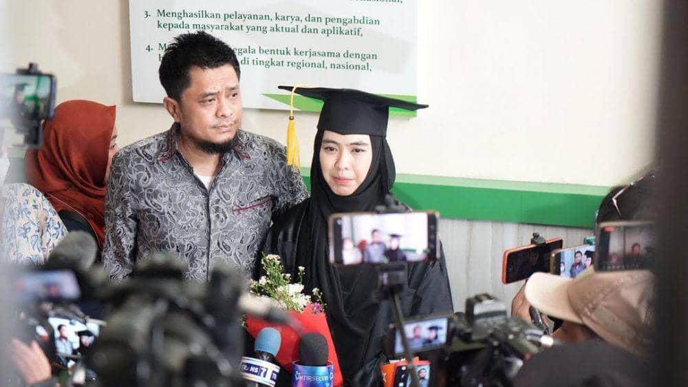 Oki Setiana Dewi di sidang promosi (instagram.com/okisetianadewi)