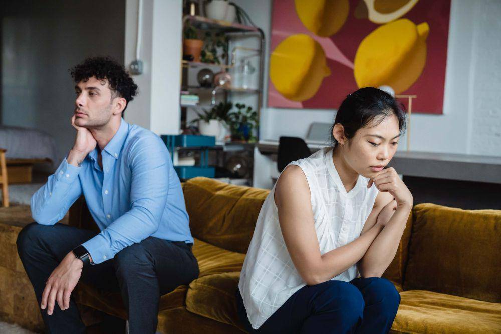 Ilustrasi pasangan tidak saling percaya (pexels.com/Timur Weber)