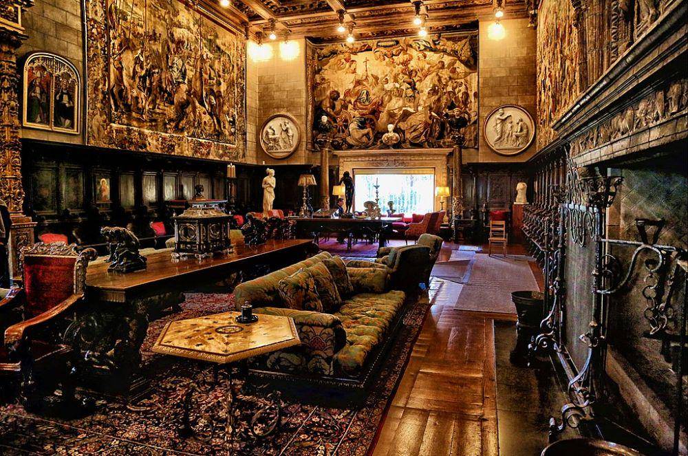 potret sebuah ruangan di Kastil Hearst (commons.wikimedia.org/Dani Lavi 0007)