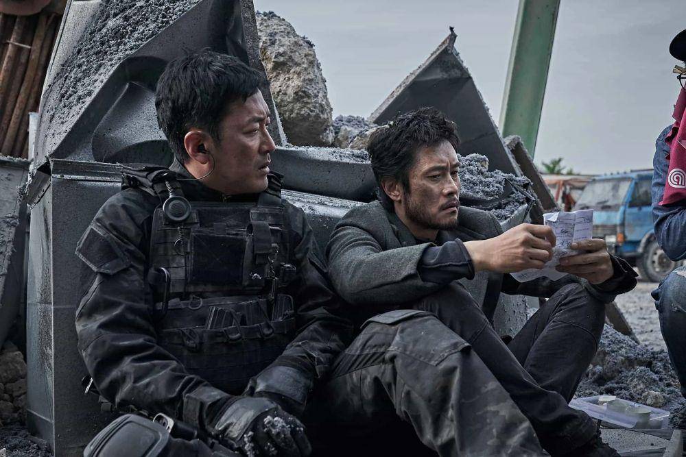 Ashfall (2019). (IMDb)