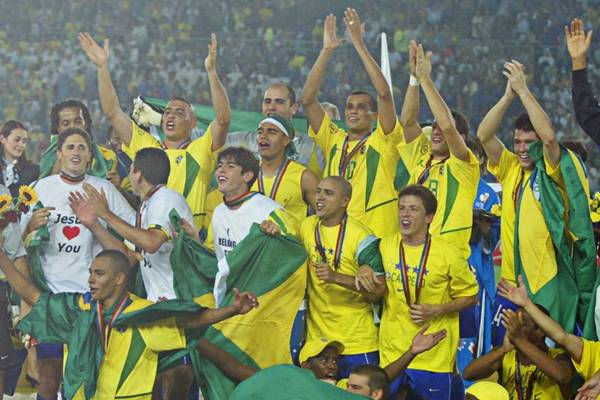 ilustrasi kemenangan Brasil di Piala Dunia 2002 (twitter.com/GiveMeSport)