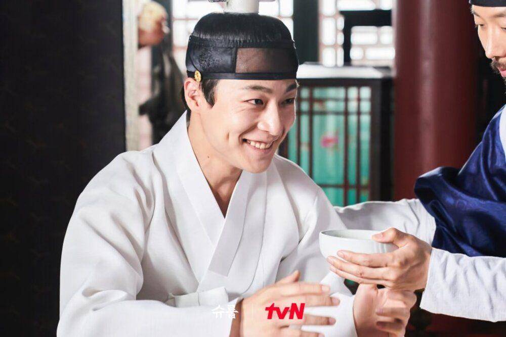 Bae In Hyuk di Under the Queen's Umbrella (instagram.com/tvn_drama)