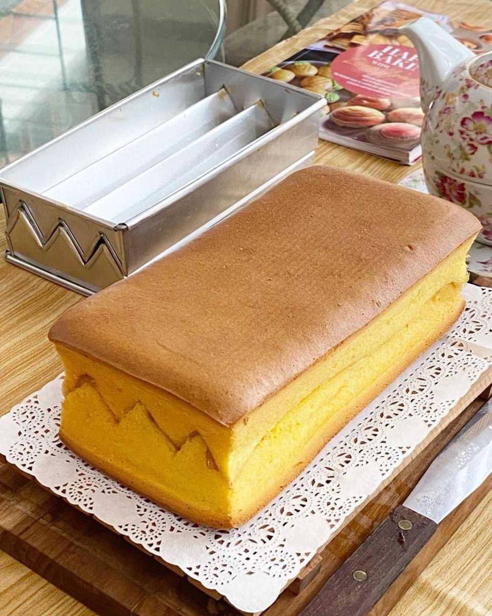 bolu lapis nanas (instagram.com/filanigunady)