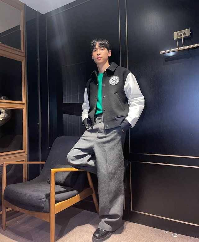 OOTD kasual ala Park Jung Woo (instagram.com/jjung_woo_)