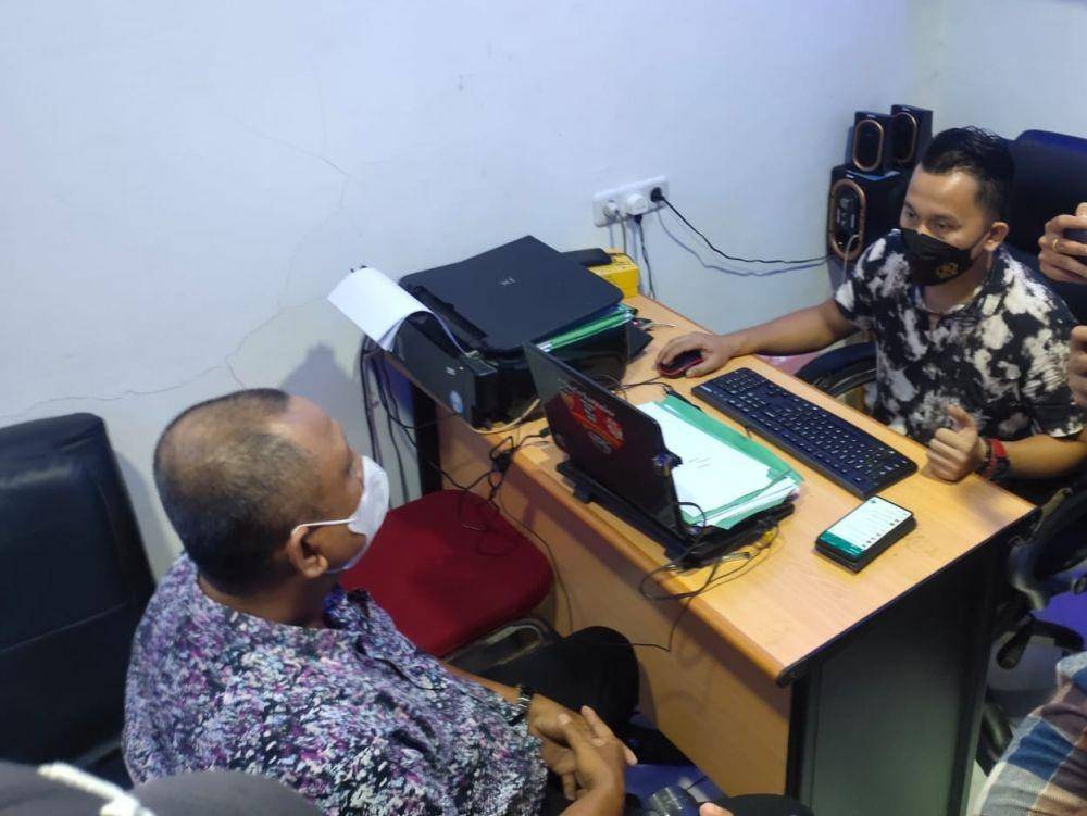 Gunawan (51) jalani pemeriksaan di Polsek Kemuning Palembang (Dok: istimewa)