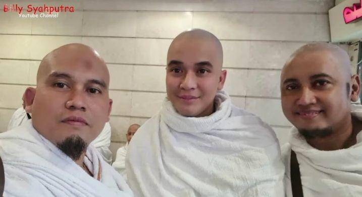 potret perjalanan umrah Billy Syahputra (youtube.com/Billy Syahputra)